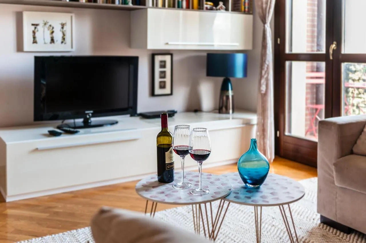 Hostly - Family Home Strada Dell'Olio - Brand New 2Br, 2 Bathrooms With Ac Cascina