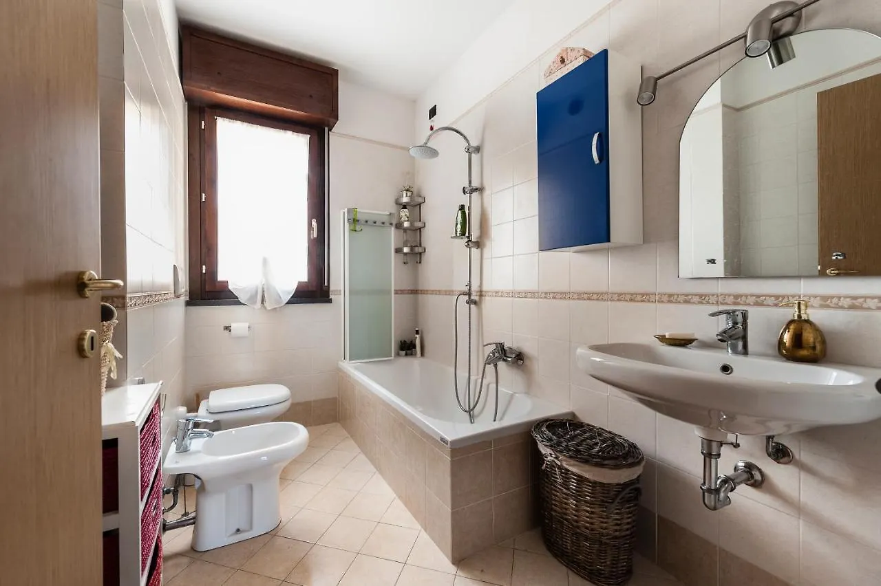 Hostly - Family Home Strada Dell'Olio - Brand New 2Br, 2 Bathrooms With Ac Cascina Italy